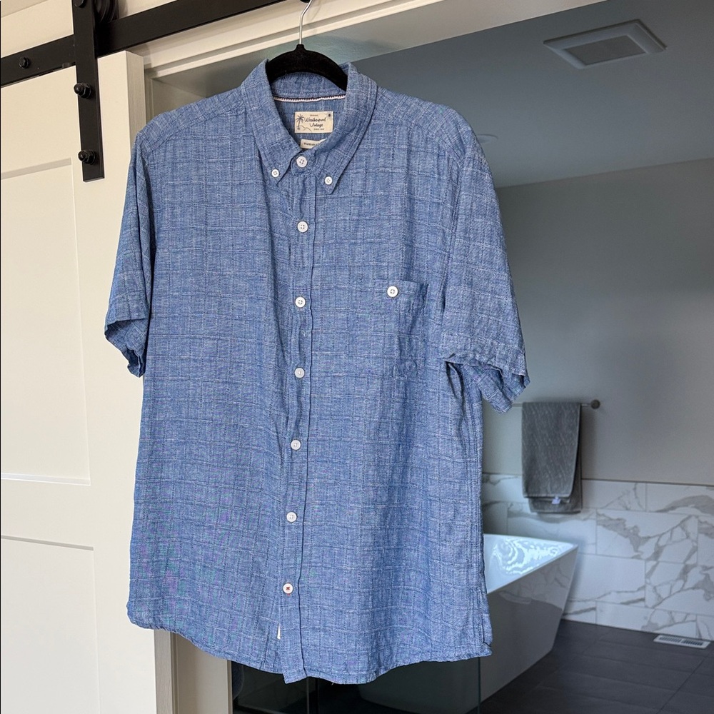 Men's White Button-Up Linen Shirt